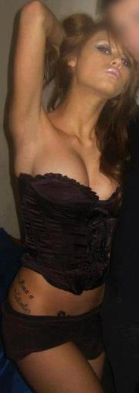 Ellen, 32