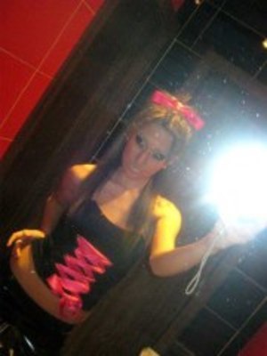 Vilma, 25