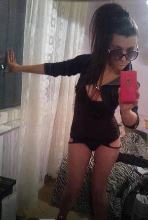Jenni, 46