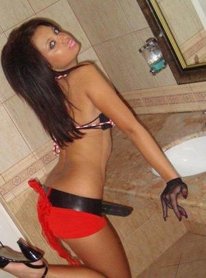 Emma, 46