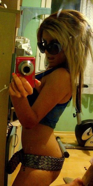 Jenni, 44