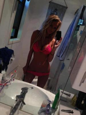 Enni, 24