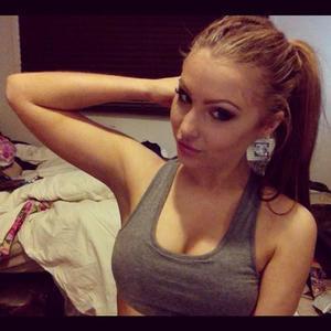 Elina, 25