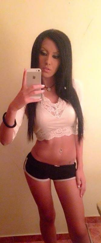 Ella, 28