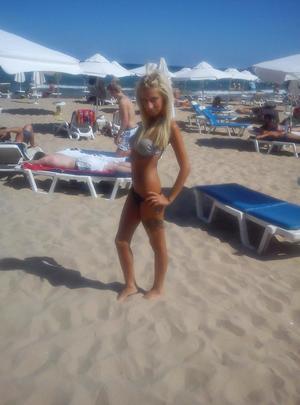 Oona, 41