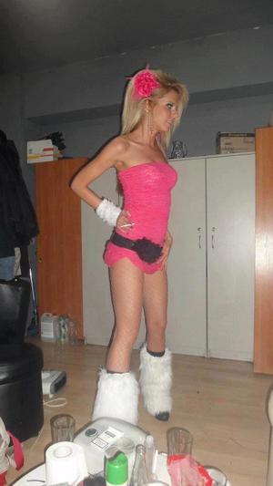 Maija, 27