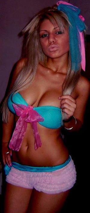 Emma, 25