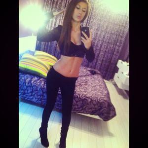 Olivia, 28